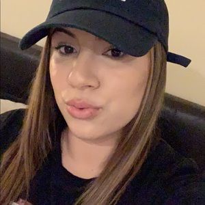 Meet your Posher, Azucena